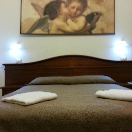 Guesthouse Alex II ローマ 部屋 写真