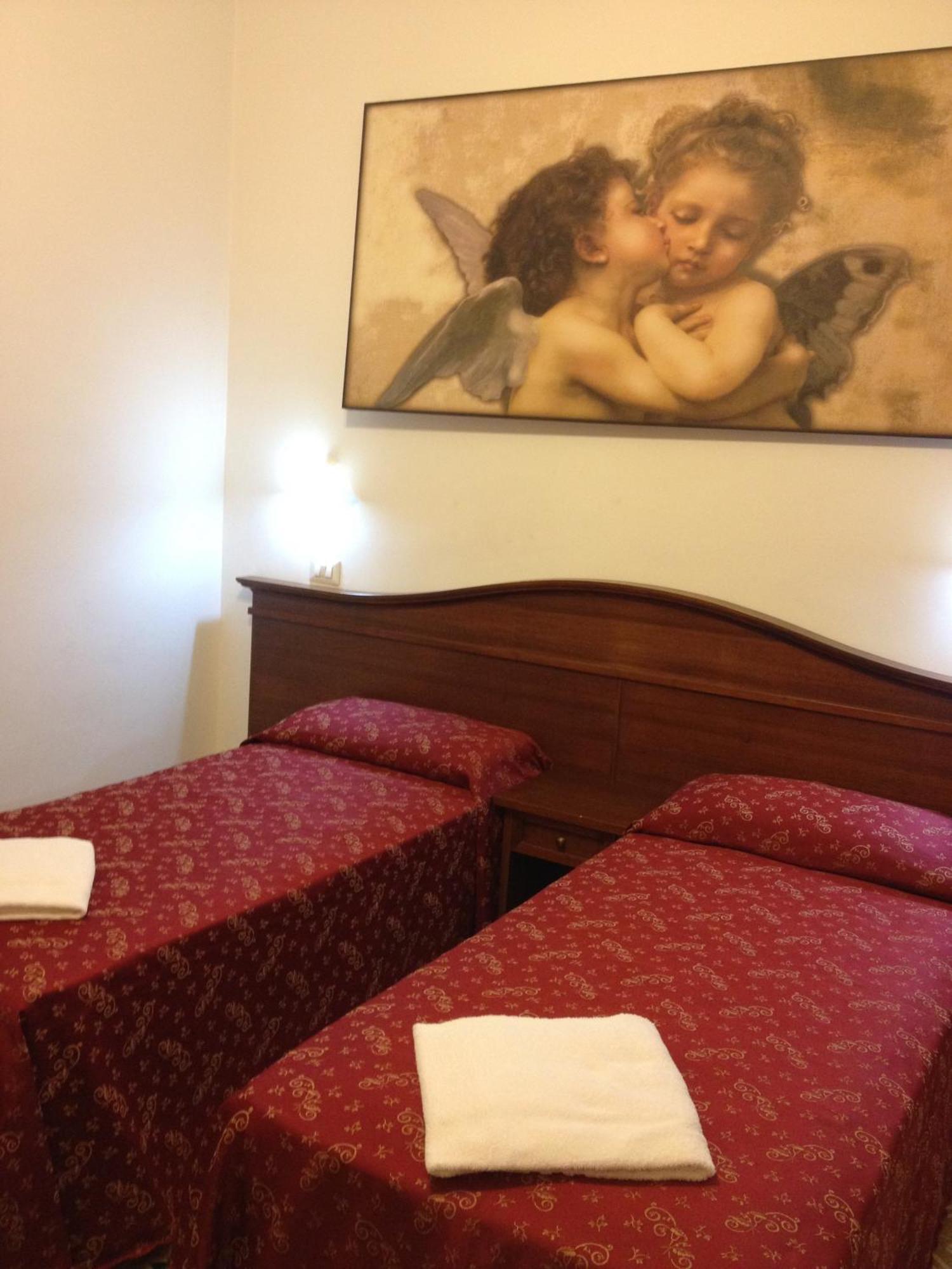 Guesthouse Alex II ローマ 部屋 写真