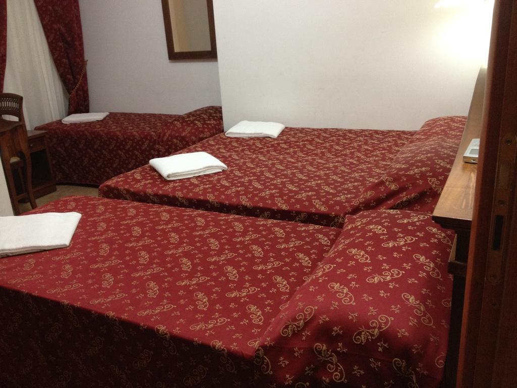 Guesthouse Alex II ローマ 部屋 写真
